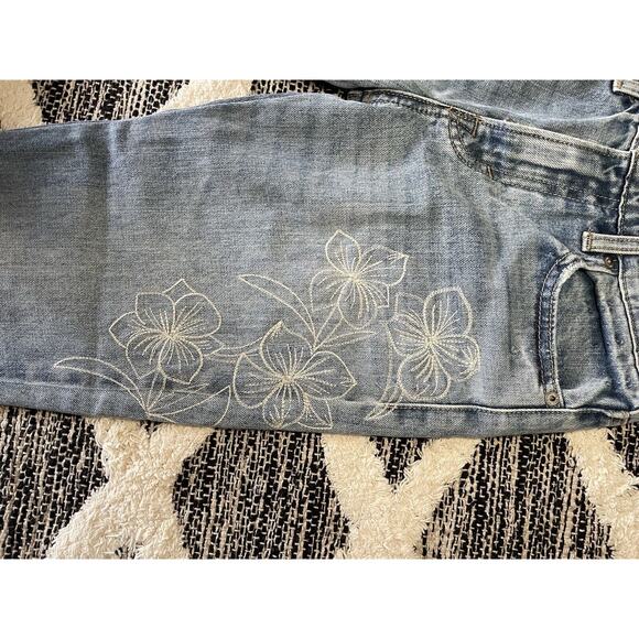 LUCKY BRAND SIENNA SLIM EMBROIDERED FLORAL BOYFRIEND JEAN NWOT SIZE 00/24 - Picture 4 of 8